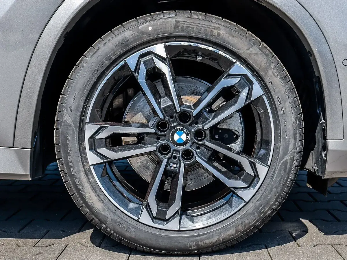 Gebraucht BMW X1 Performance 211 PS (155 kW) 2025 Spacesilber SUV