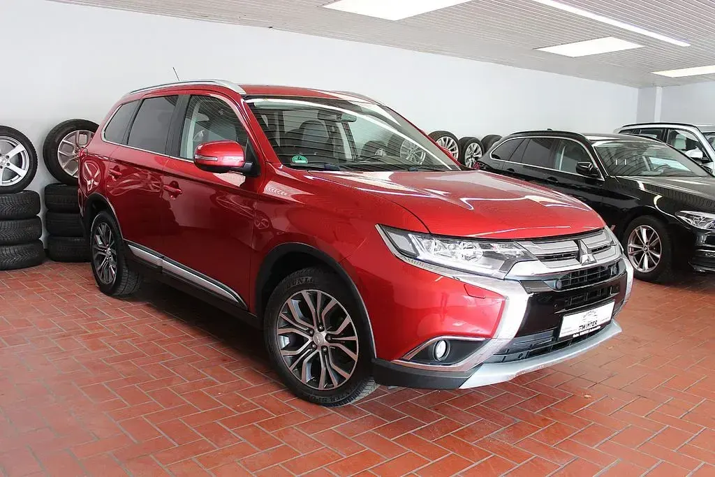 Gebraucht Mitsubishi Outlander Top 150 PS (110 kW) 2016 Karminrot (m) SUV