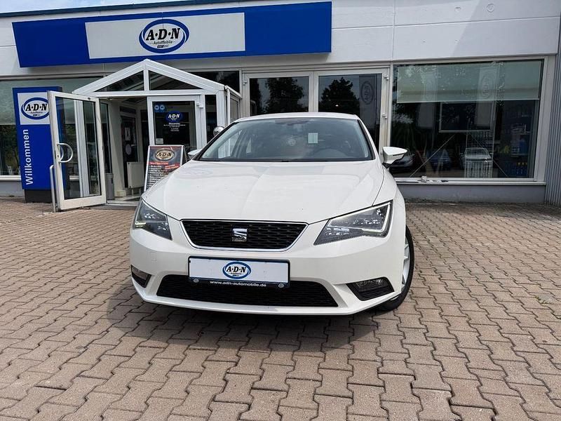 Gebraucht Seat Leon Style 125 PS (91 kW) 2015 Weiß Limousine
