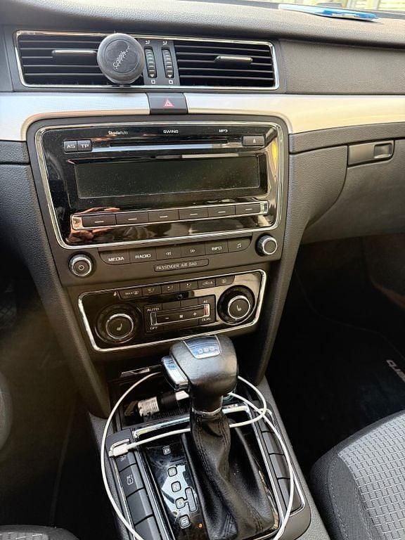 Gebraucht Skoda Superb 160 PS (117 kW) 2010 Silber Limousine