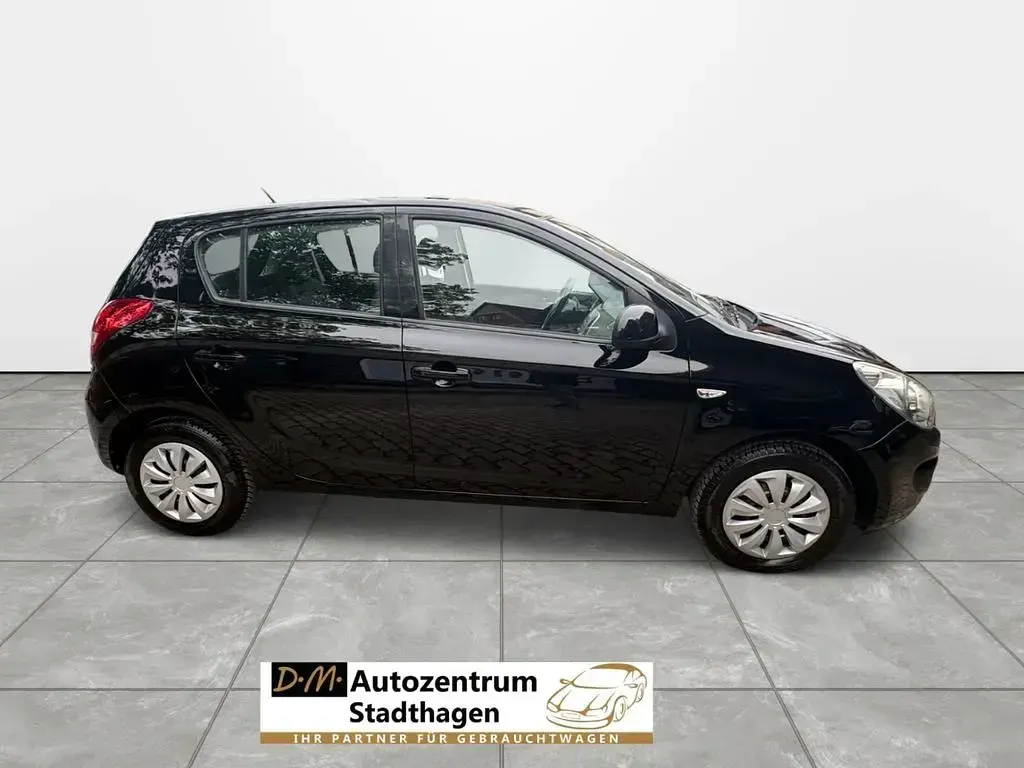 Gebraucht Hyundai i20 Edition+ 77 PS (56 kW) 2011 Schwarz Kleinwagen