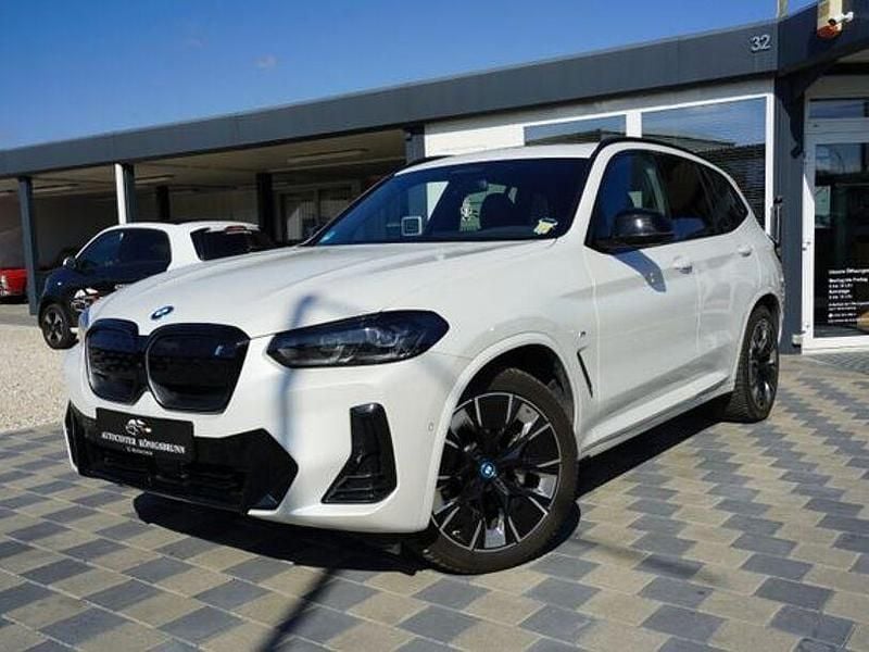 Weiß Gebraucht 2024 BMW iX3 Impressive SUV | 47.950 € (Superpreis) - Bild 1/4