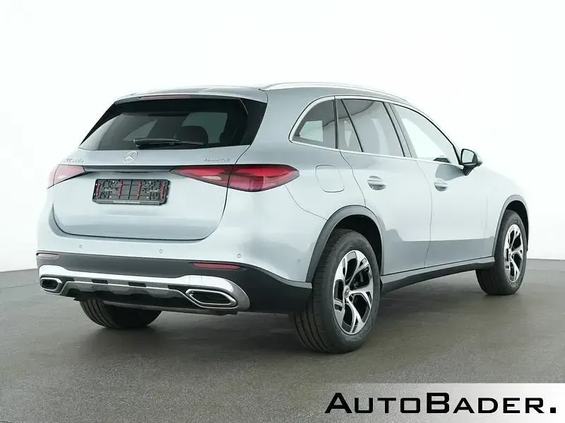 Gebraucht Mercedes GLC300 Advanced Plus 204 PS (150 kW) 2024 Silber SUV