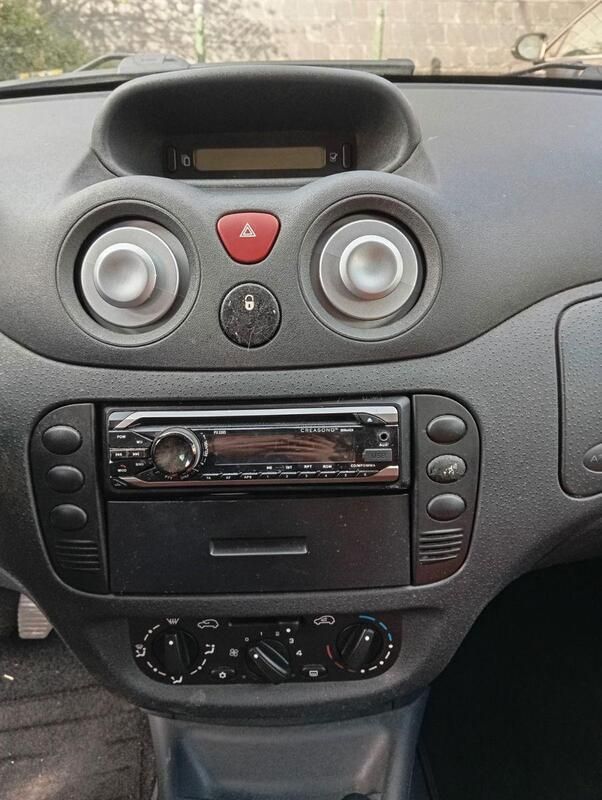 Gebraucht Citroën C2 73 PS (53 kW) 2004 Schwarz Kleinwagen