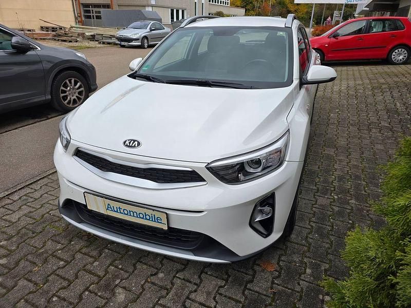 Gebraucht Kia Stonic Edition 7 84 PS (61 kW) 2021 Weiß SUV