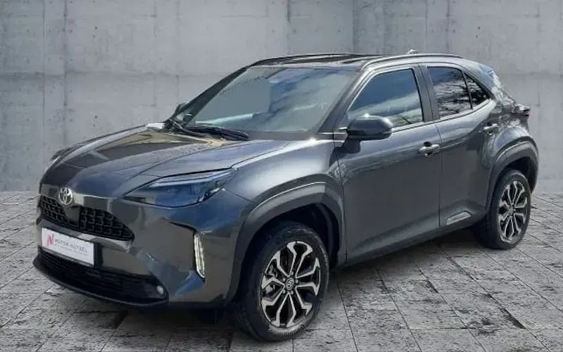 Neu Toyota Yaris Cross 131 PS (96 kW) 2025 Schwarz SUV