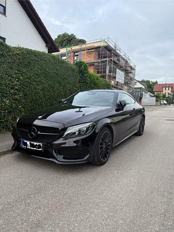 Schwarz Gebraucht 2016 Mercedes C250 AMG line Coupé | 20.900 € (Fairer Preis) - Bild 1/4