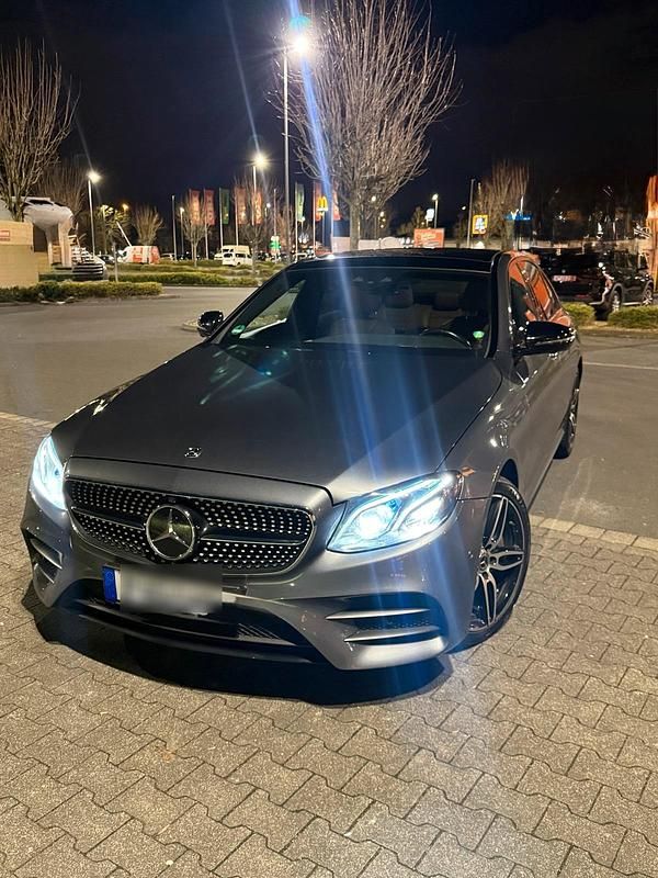 Gebraucht Mercedes E350 258 PS (189 kW) 2016 Grau Limousine