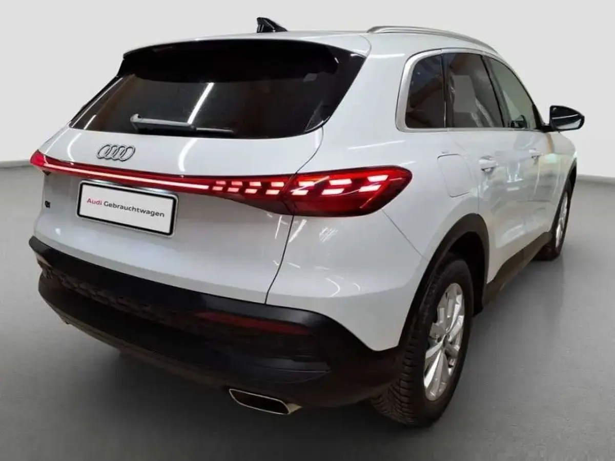 Gebraucht Audi Q5 204 PS (150 kW) 2025 Gletscherweiß metallic SUV