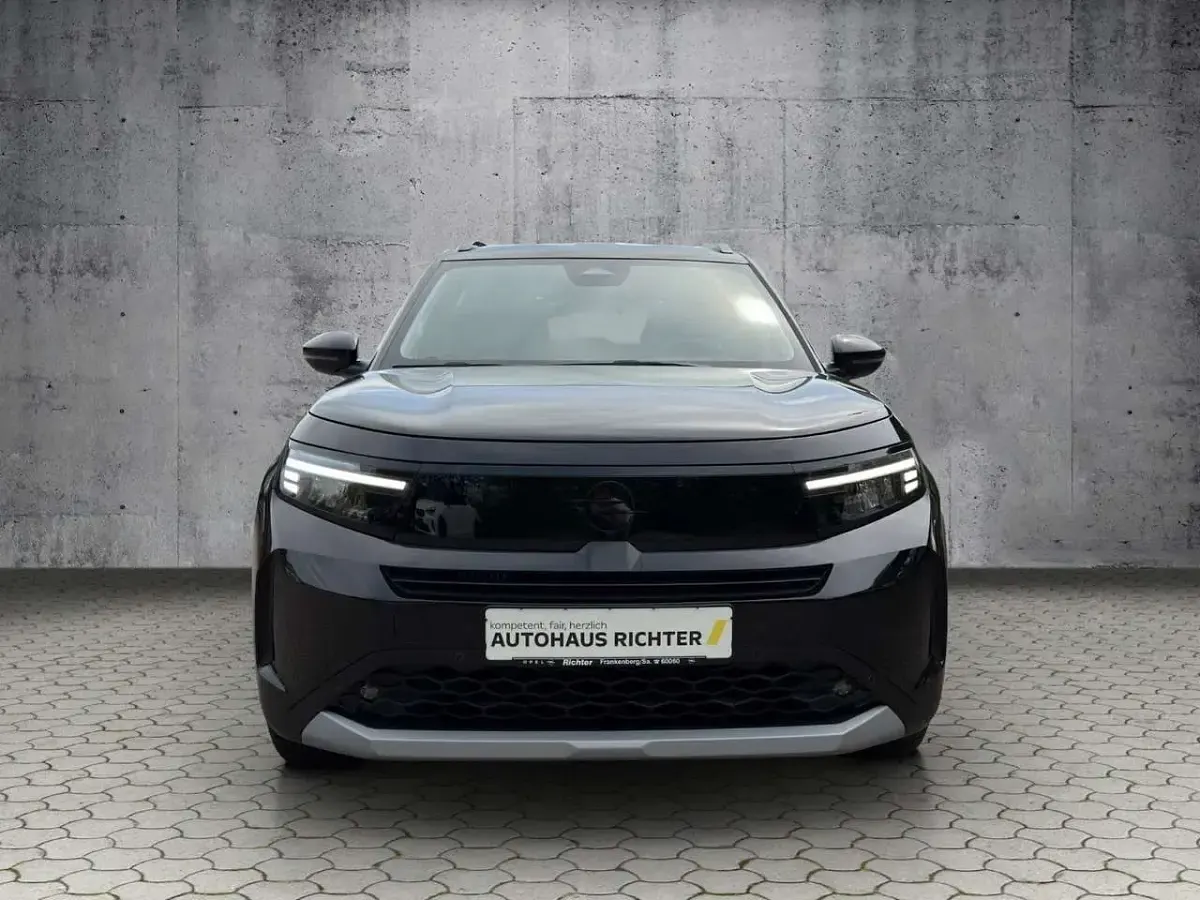 Neu Opel Frontera Ultimate 145 PS (106 kW) 2026 Karbon schwarz SUV