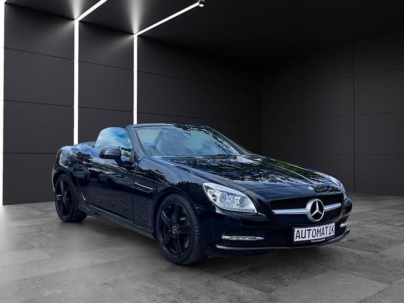 Schwarz Gebraucht 2012 Mercedes SLK200 Cabrio | 19.990 € (Fairer Preis) - Bild 1/4