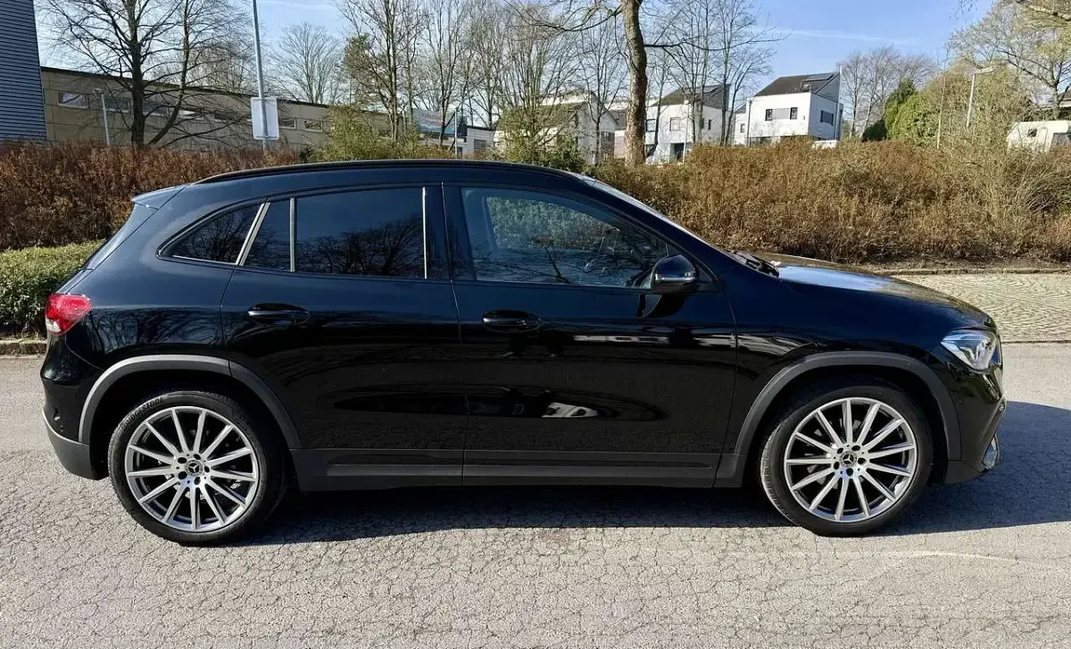 Gebraucht Mercedes GLA200 AMG 163 PS (119 kW) 2022 Schwarz SUV