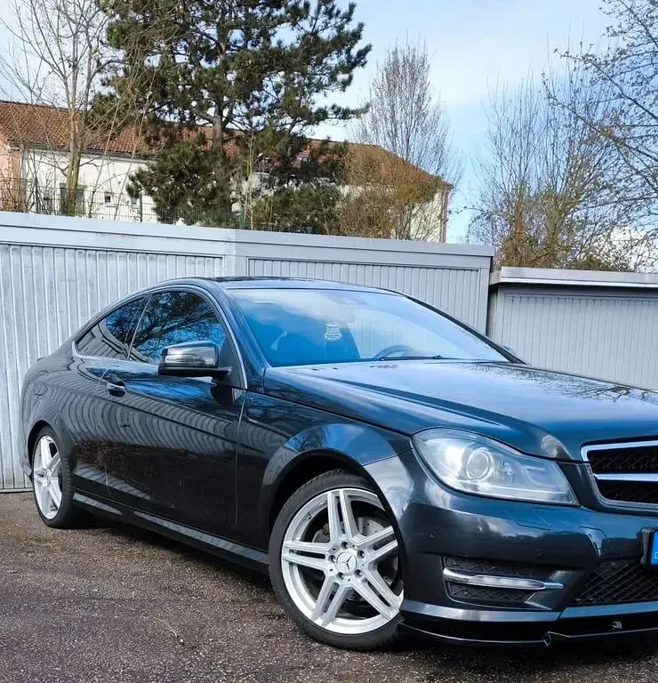 Gebraucht Mercedes C180 AMG line 156 PS (114 kW) 2012 Schwarz Coupé
