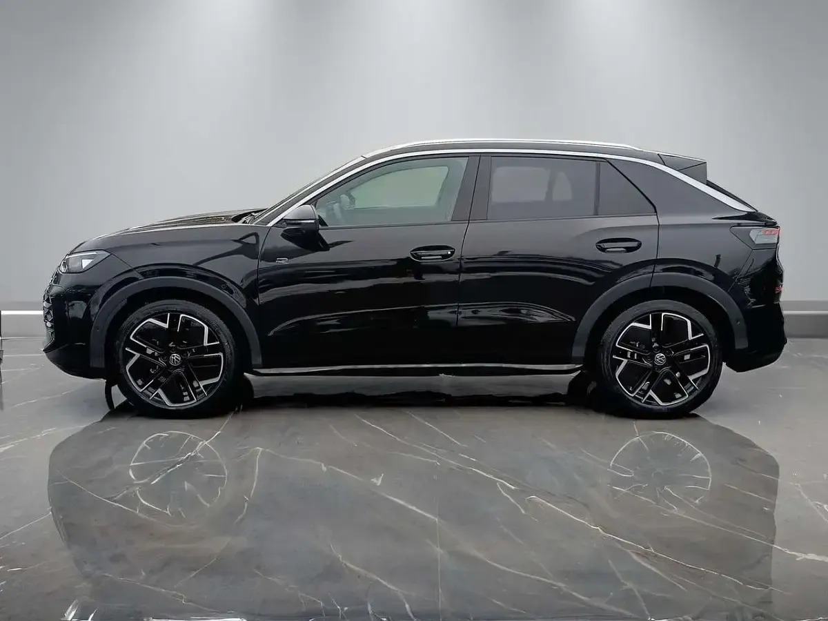 Neu VW T-Roc R-line 150 PS (110 kW) 2026 Schwarz SUV
