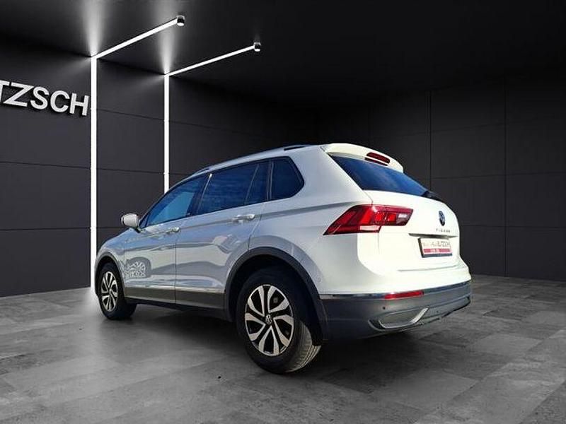 Gebraucht VW Tiguan Active 150 PS (110 kW) 2022 Pure white SUV