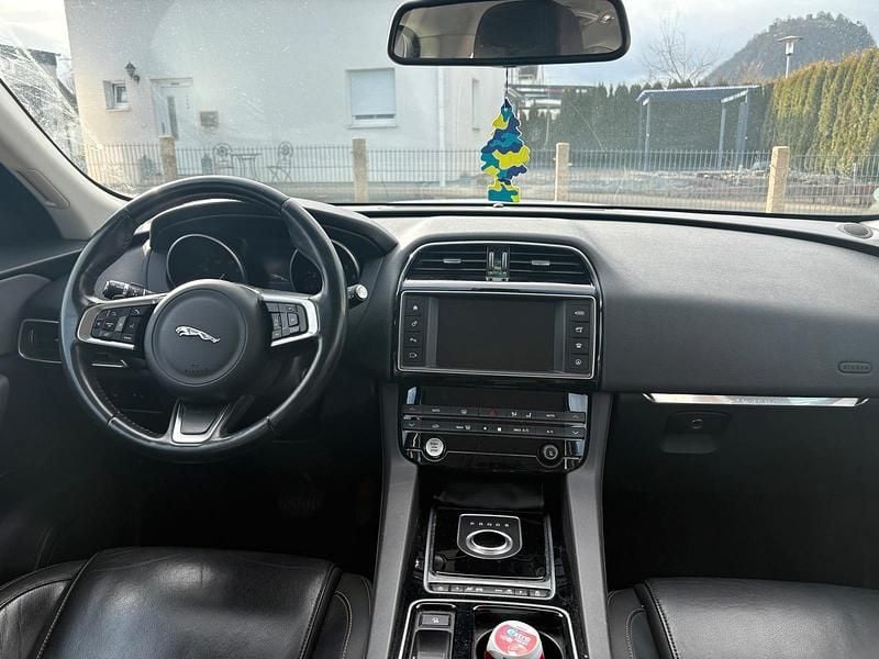 Gebraucht Jaguar F-Pace 250 PS (183 kW) 2017 Weiß SUV