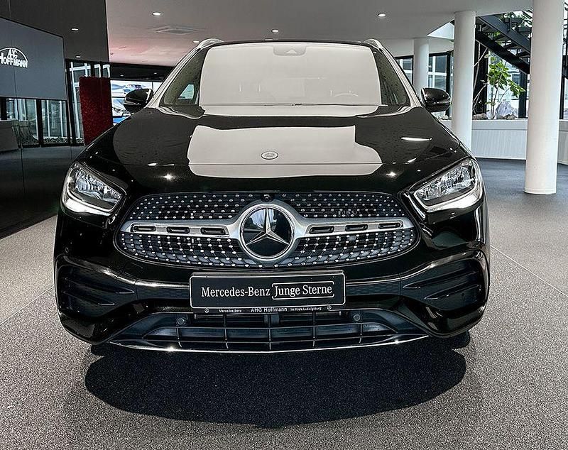 Gebraucht Mercedes GLA250 160 PS (117 kW) 2022 Schwarz SUV