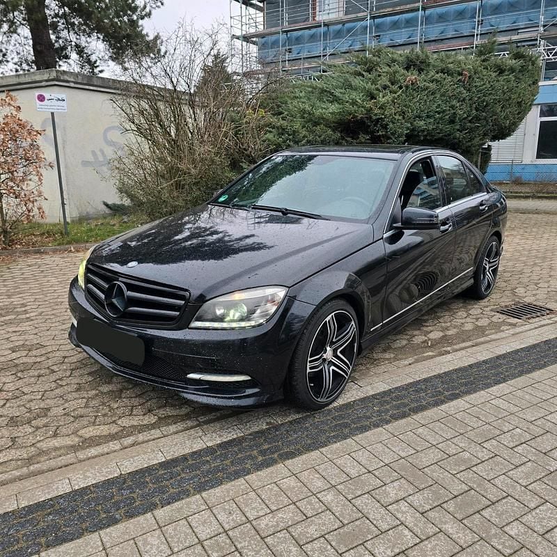 Schwarz Gebraucht 2010 Mercedes C300 Limousine | 5.900 € (Superpreis) - Bild 1/4