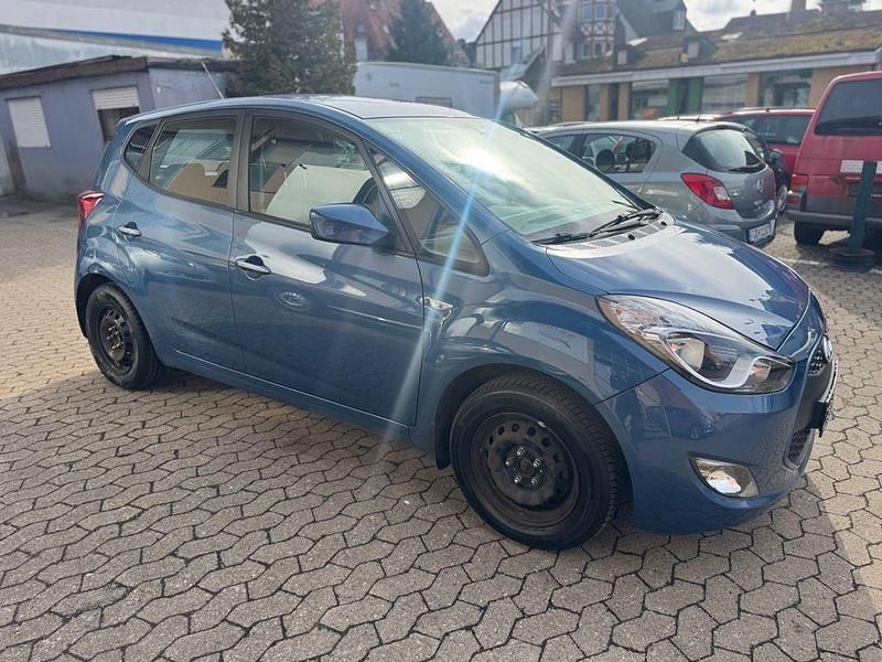 Gebraucht Hyundai ix20 125 PS (91 kW) 2016 Blau Kleinwagen