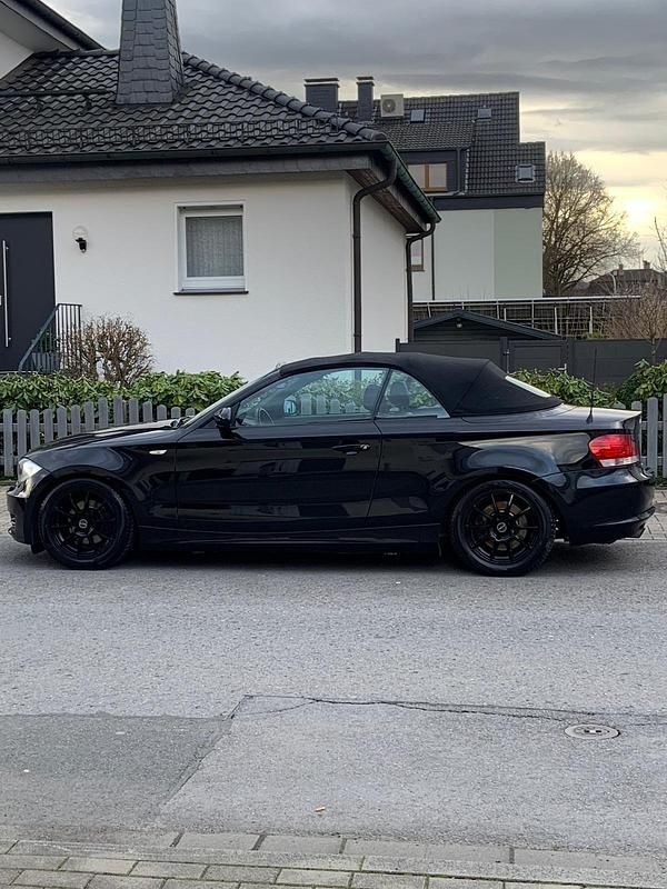 Schwarz Gebraucht 2008 BMW 118 Cabriolet Cabrio | 7.800 € (Etwas zu teuer) - Bild 1/4