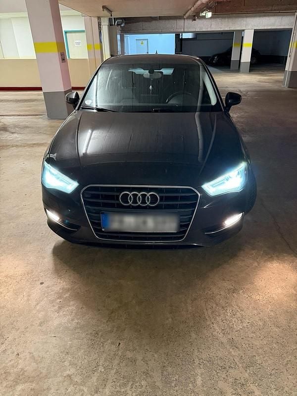 Gebraucht Audi A3 125 PS (91 kW) 2014 Braun Limousine