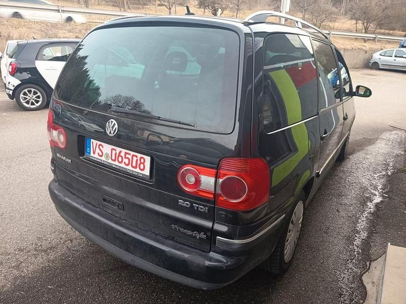 Gebraucht VW Sharan Trendline 140 PS (102 kW) 2006 Schwarz Van / Kleinbus