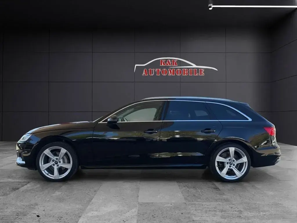 Gebraucht Audi A4 Advanced 204 PS (150 kW) 2023 Mythosschwarz metallic Kombi