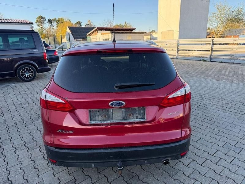Gebraucht Ford Focus Titanium 163 PS (119 kW) 2014 Rot Limousine