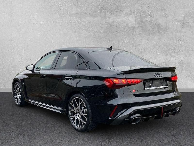 Neu Audi RS3 Sport 400 PS (294 kW) 2025 Mythosschwarz metallic Limousine