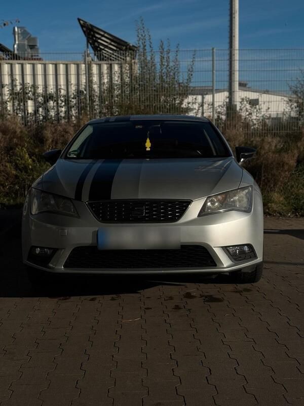 Silber Gebraucht 2014 Seat Leon Style Limousine | 6.700 € (Fairer Preis) - Bild 1/4
