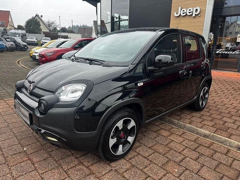 Schwarz Gebraucht 2023 Fiat Panda Cross Cross Kleinwagen | 12.980 € (Fairer Preis) - Bild 1/4