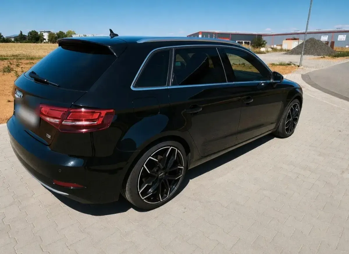 Gebraucht Audi A3 Design 150 PS (110 kW) 2018 Schwarz Limousine