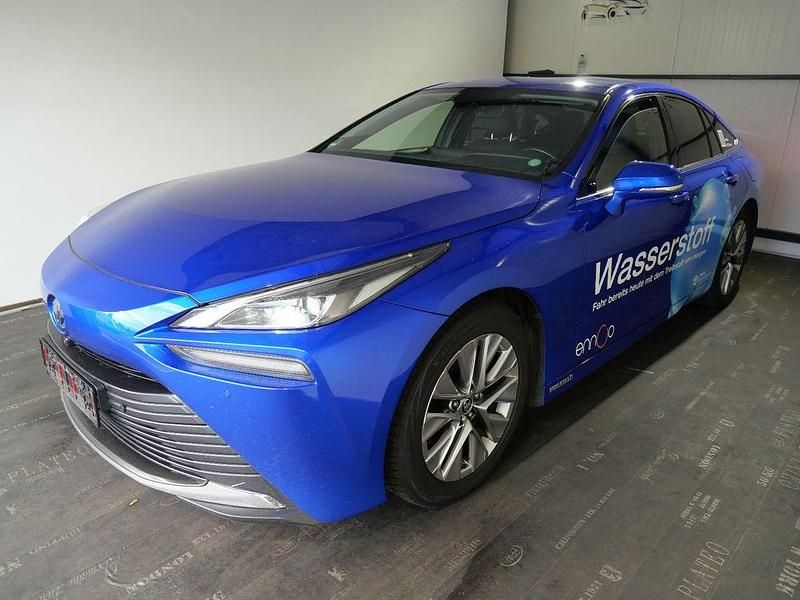 Blau Gebraucht 2021 Toyota Mirai Executive Limousine | 10.950 € - Bild 1/4