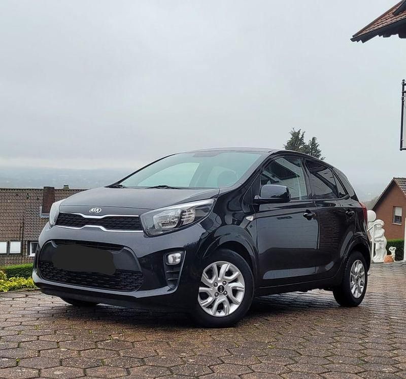 Schwarz Gebraucht 2018 Kia Picanto DREAM-TEAM Edition Kleinwagen | 8.490 € (Fairer Preis) - Bild 1/4