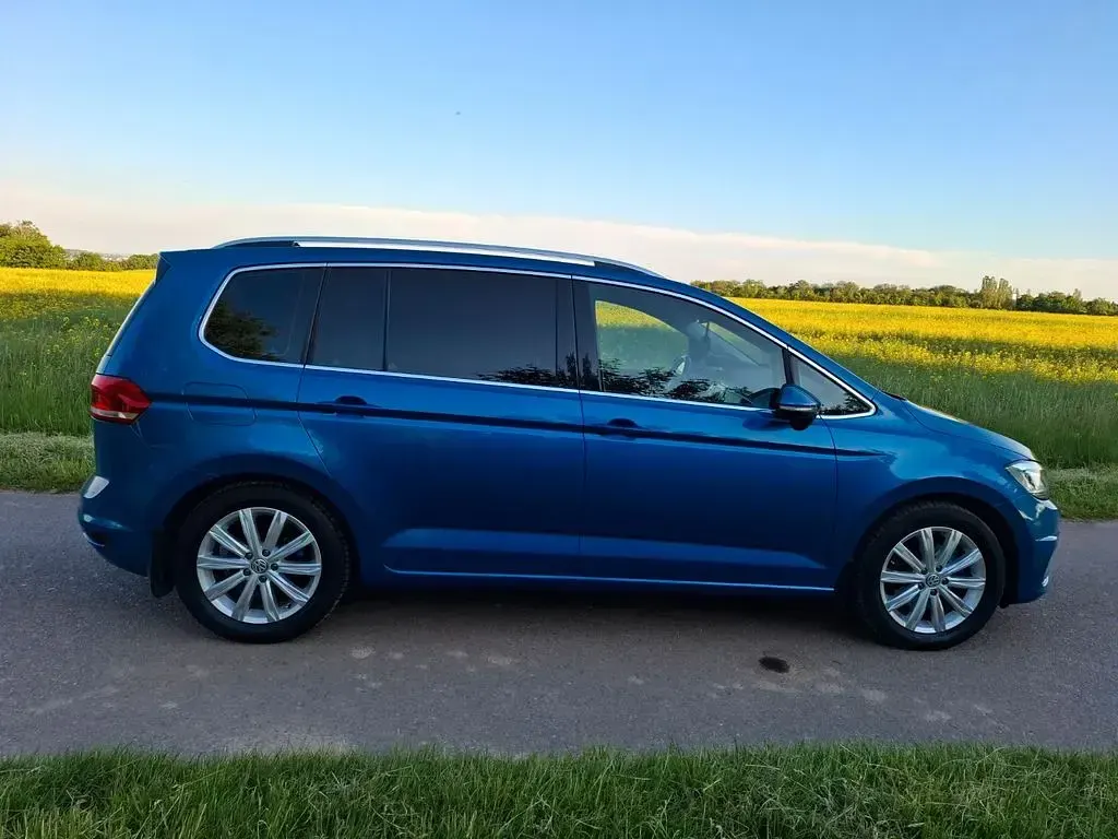 Gebraucht VW Touran Highline 150 PS (110 kW) 2017 Blau Van / Kleinbus