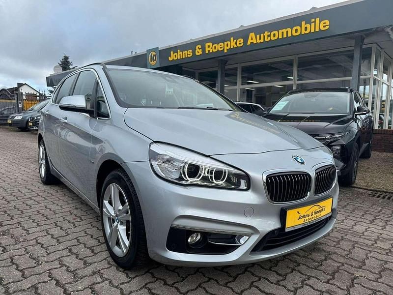 Gebraucht BMW 220 Luxury Line 190 PS (139 kW) 2016 Glaciersilber metallic Van / Kleinbus