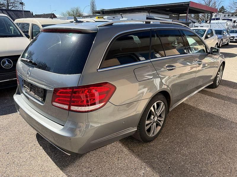 Gebraucht Mercedes E220 170 PS (125 kW) 2013 Silber Kombi