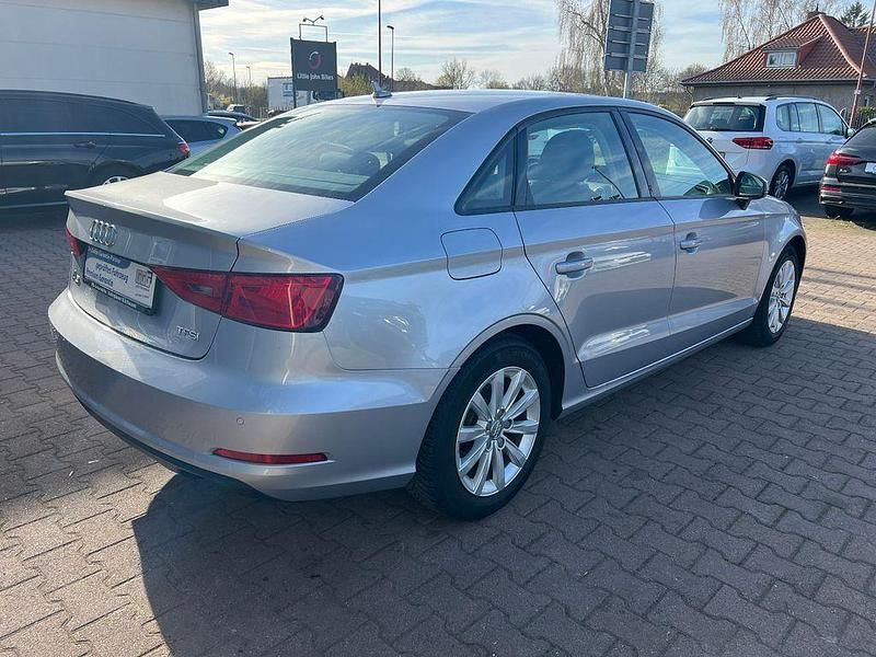 Gebraucht Audi A3 Attraction 125 PS (91 kW) 2015 Silber Limousine
