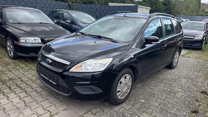Second-hand Ford Focus 101 CP (74 kW) 2012 Negru Berlinǎ