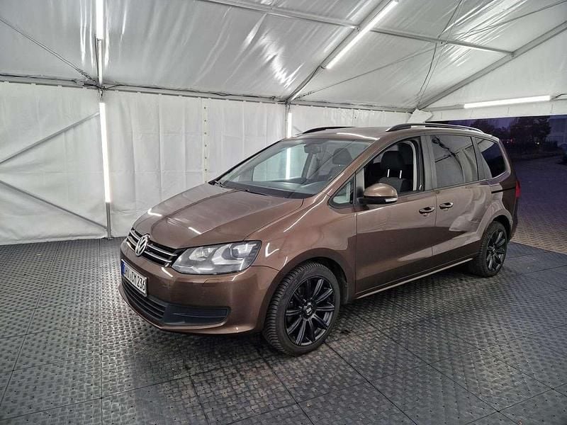 Gebraucht VW Sharan Trendline 140 PS (102 kW) 2011 Braun Van / Kleinbus