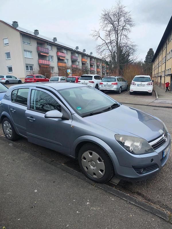 Grau Gebraucht 2006 Opel Astra Kleinwagen | 2.500 € (Fairer Preis) - Bild 1/4