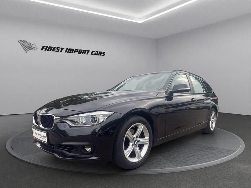 Schwarz Gebraucht 2019 BMW 318 Kombi | 16.960 € (Guter Preis) - Bild 1/4