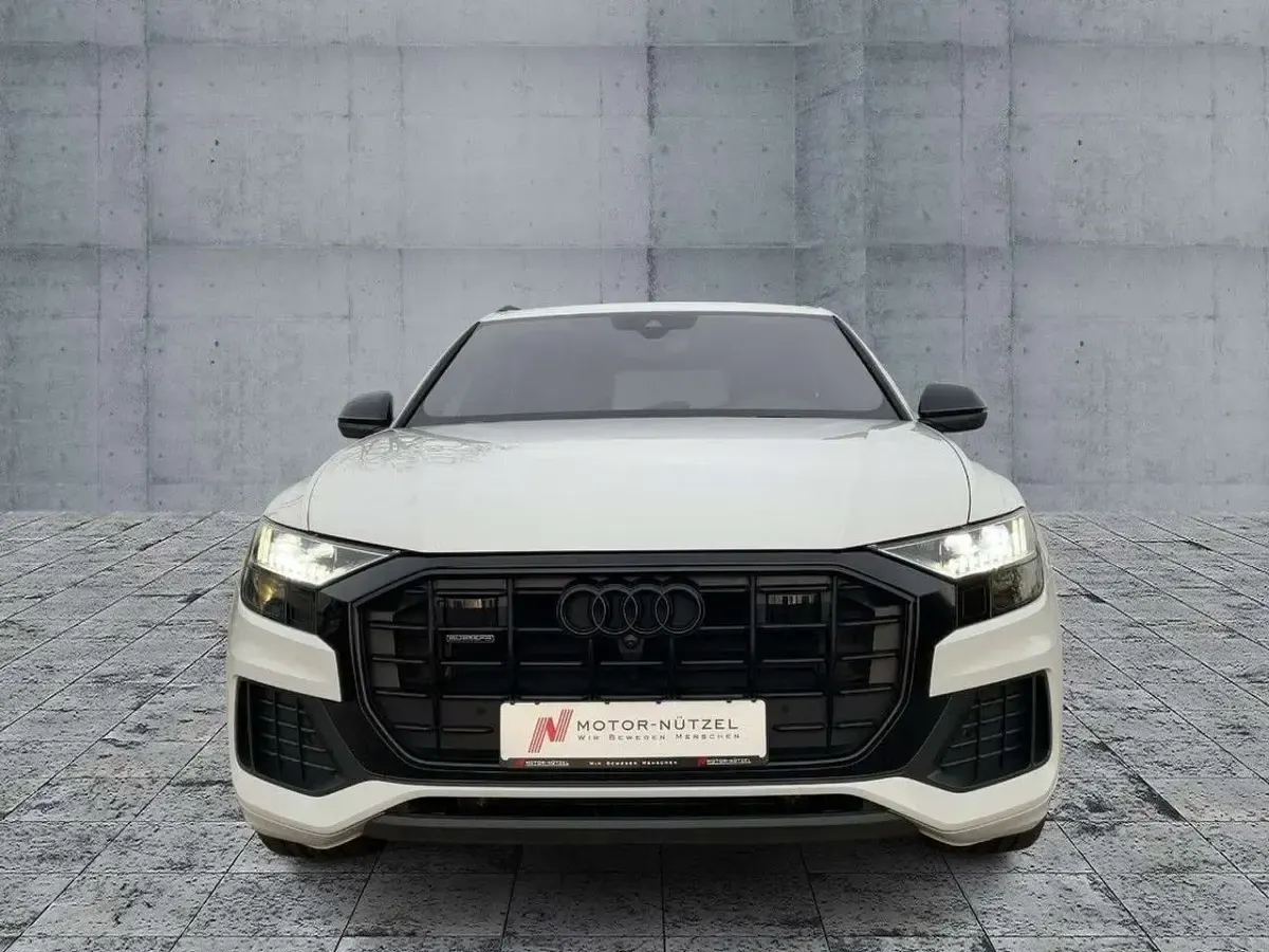 Gebraucht Audi Q8 Ambiente 286 PS (210 kW) 2022 Gletscherweiß metallic SUV