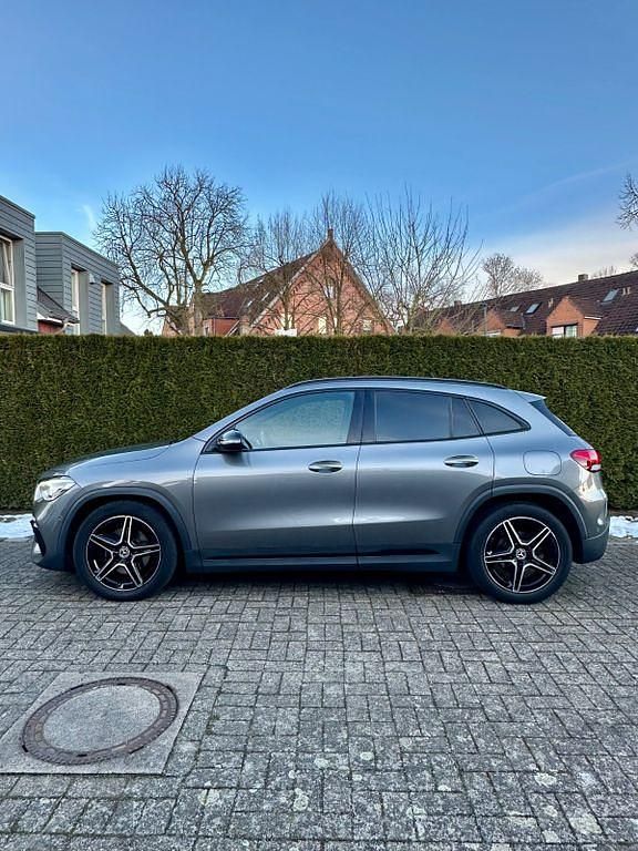Gebraucht Mercedes GLA200 AMG line 150 PS (110 kW) 2020 Grau SUV