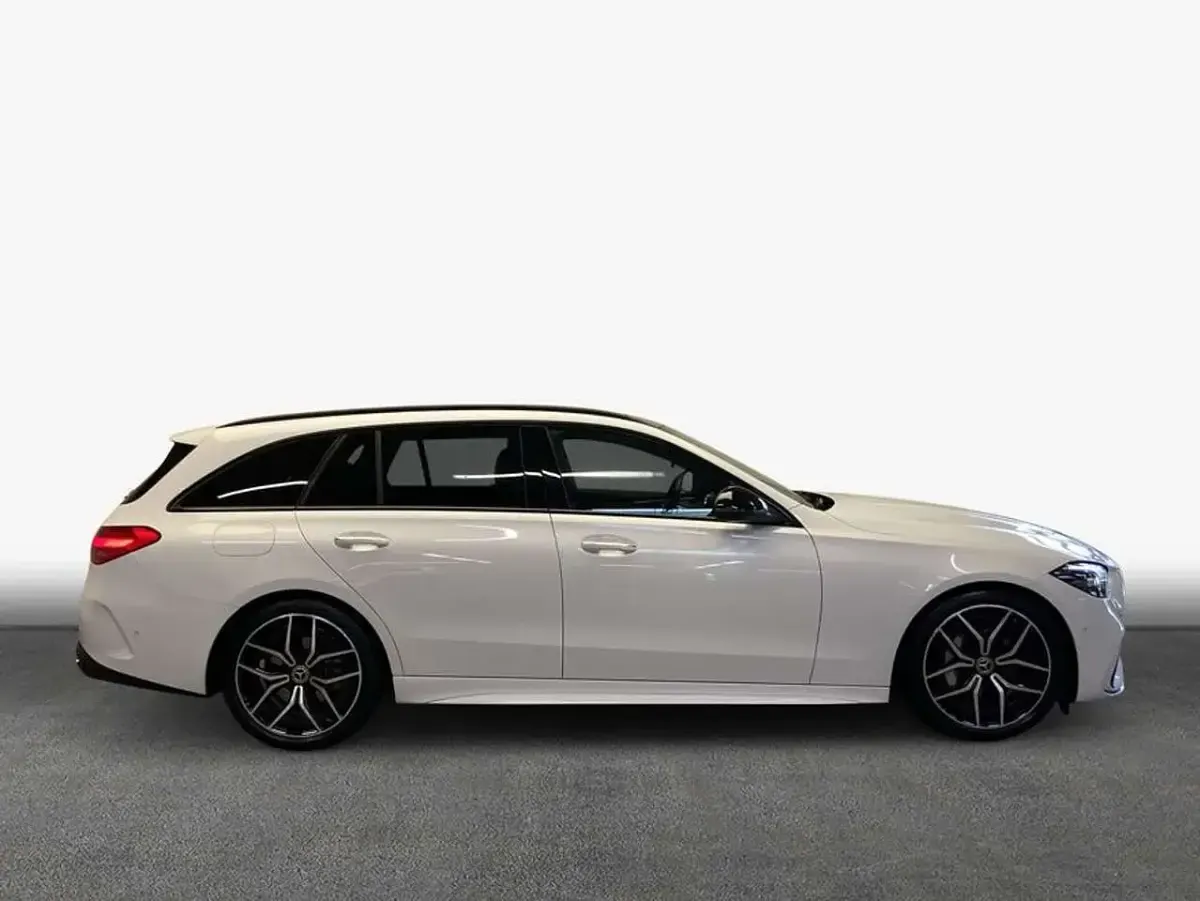 Gebraucht Mercedes C300 Premium 265 PS (194 kW) 2025 Weiß Kombi
