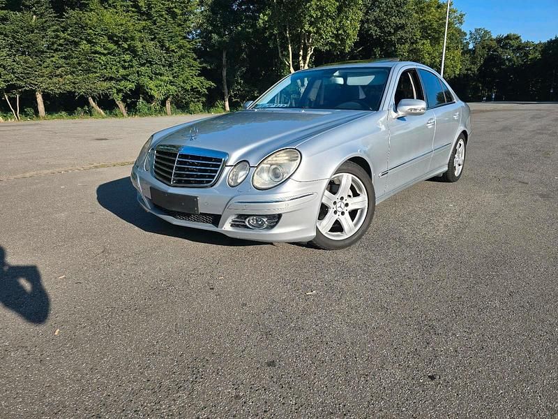 Silber Gebraucht 2008 Mercedes E280 Limousine | 6.500 € (Fairer Preis) - Bild 1/4