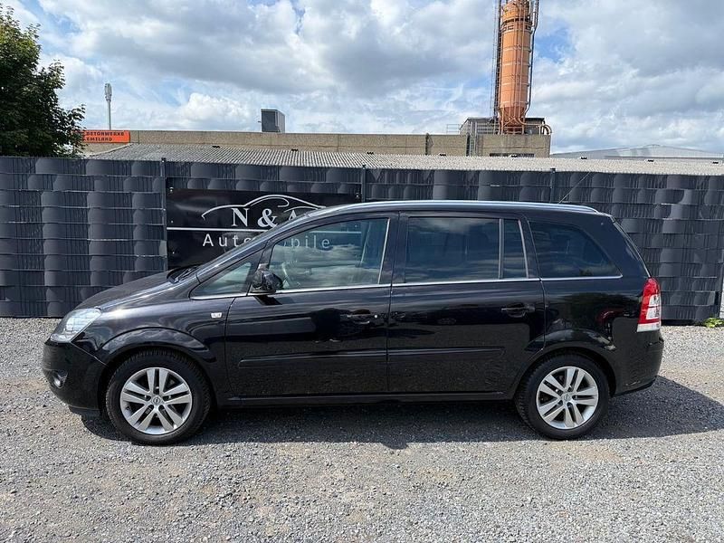 Gebraucht Opel Zafira Design Edition 116 PS (85 kW) 2011 Schwarz Van / Kleinbus