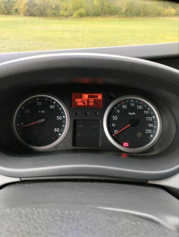 Gebraucht Renault Trafic 115 PS (84 kW) 2011 Weiß Van / Kleinbus