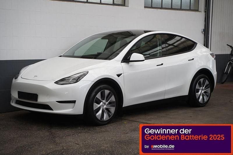 Weiß Gebraucht 2023 Tesla Model Y Long Range AWD SUV | 29.750 € (Superpreis) - Bild 1/4