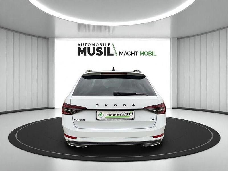 Gebraucht Skoda Superb SportLine 200 PS (147 kW) 2024 Moonweiss metallic Kombi